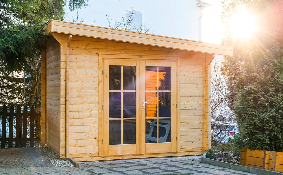Holz Gartenhaus mit seitlich abfallenden Pultdach und verglaster Doppeltür