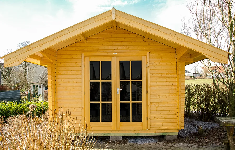 Holz Gartenhaus mit Satteldach und verglaster Doppeltür